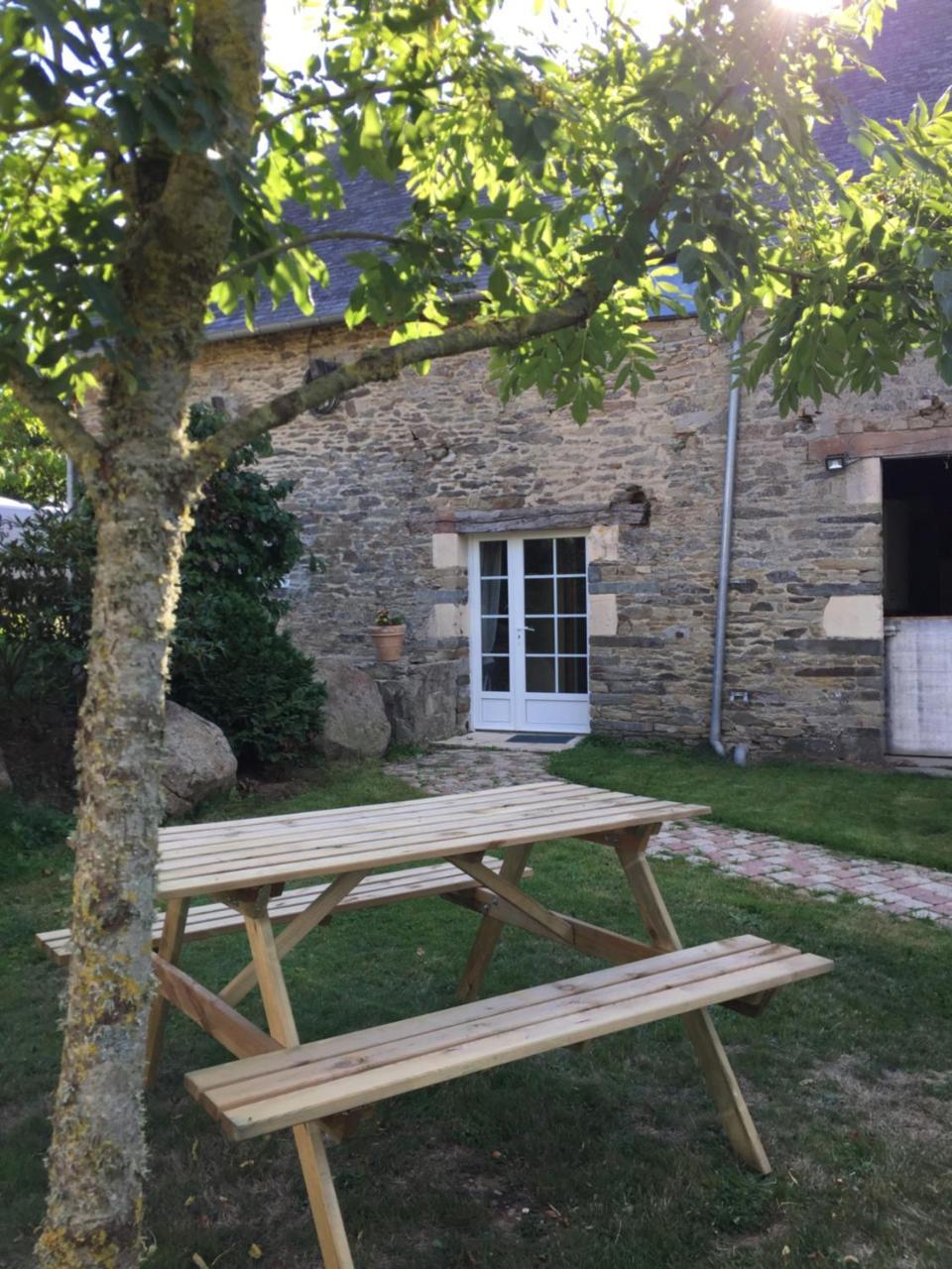 Etang Fleuri Bed and Breakfast Cahagnes Exterior foto